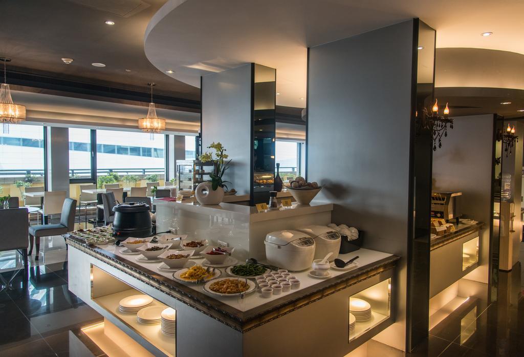 Forward Hotel Taipei Nangang Exterior photo