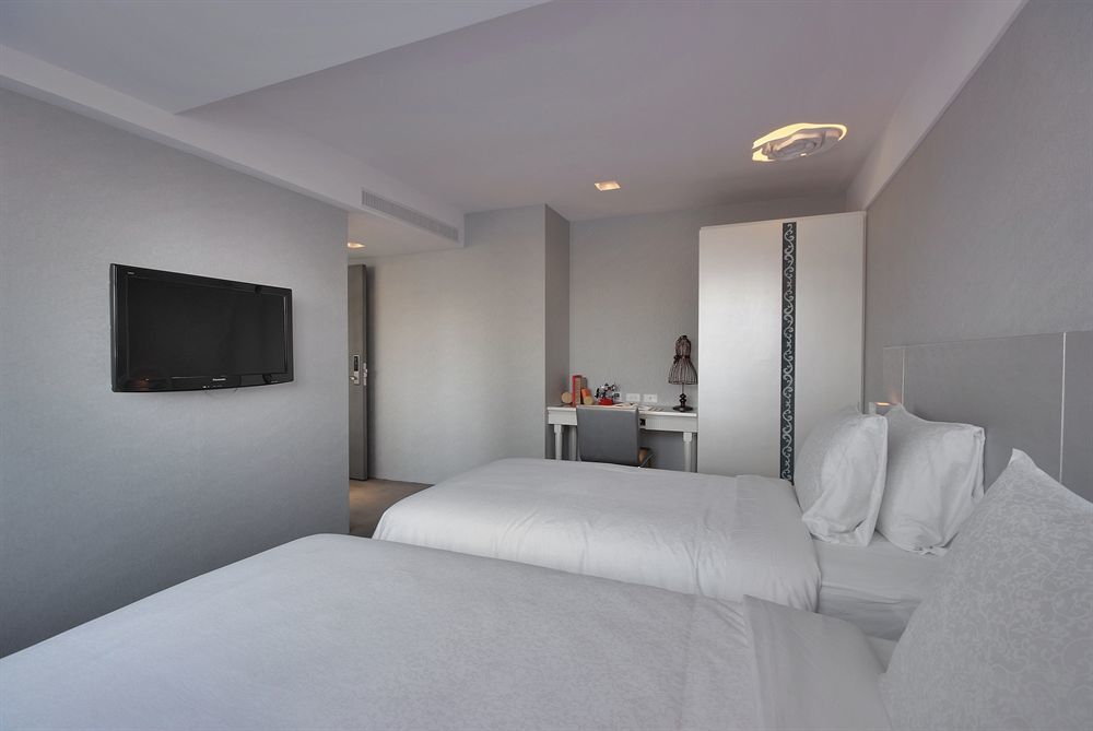 Forward Hotel Taipei Nangang Exterior photo